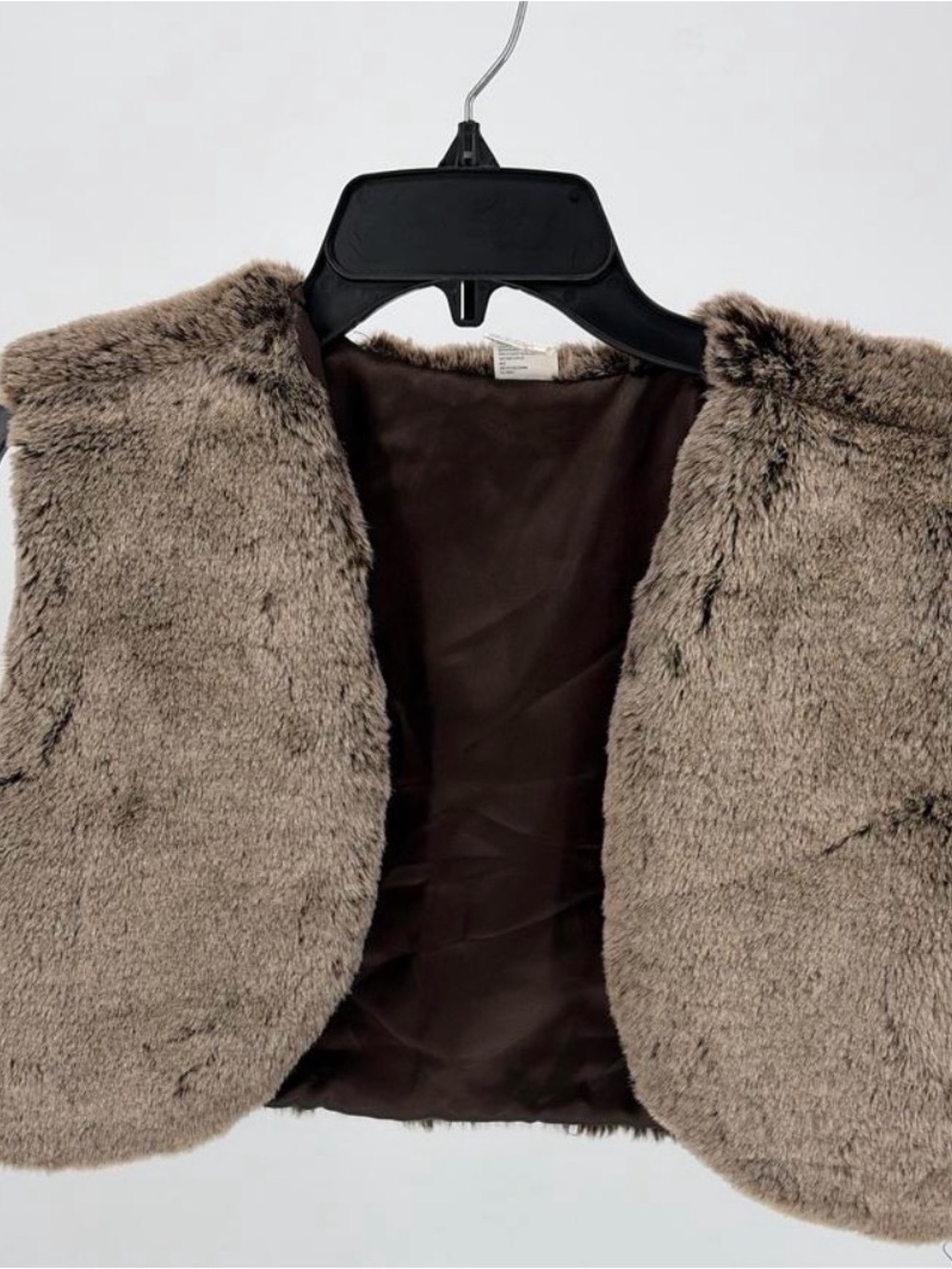Cropped Faux Fur Vest in Taupe